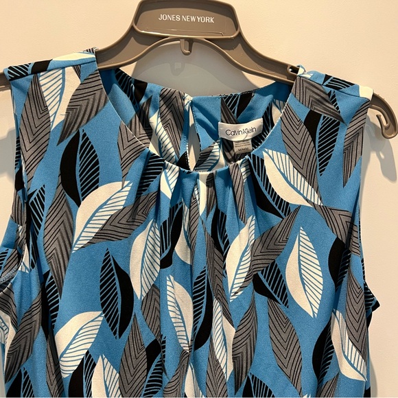 💙 Stylish & timeless sleeveless top, perfect for work or dinner out. NWT - Picture 6 of 10